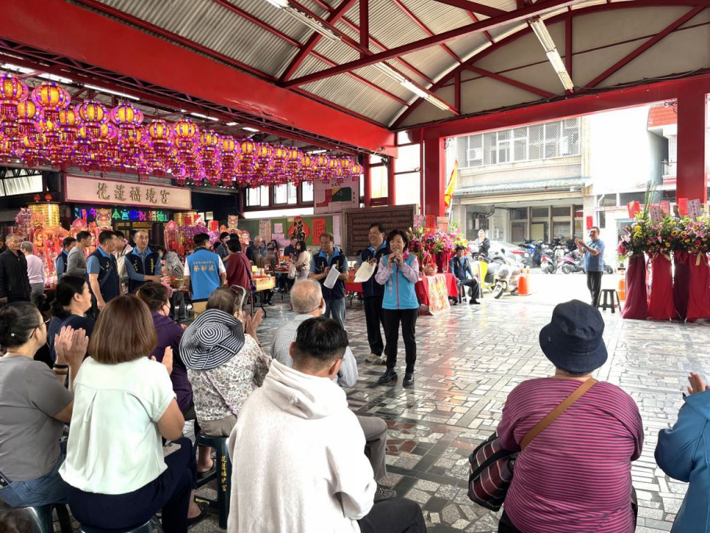 吉安鄉長游淑貞福境宮同慶福德正神千秋    發放平安金麵線助弱勢插图1